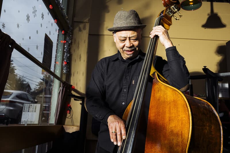 Live music with a VERY SPECIAL Phil Sparks trio, picture 3